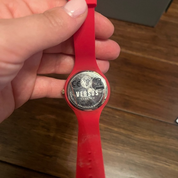 Versace versus watch - Picture 2 of 2